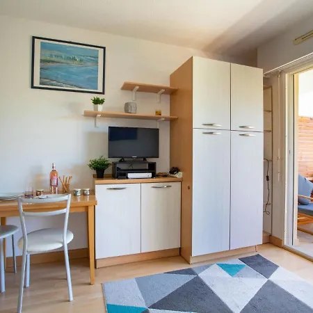 Apartment Le Royal Park By Interhome Villeneuve-Loubet